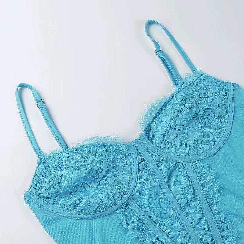 GUJI—51 Lace Hollow-Out Bustier Strap Sexy Innerwearfashion