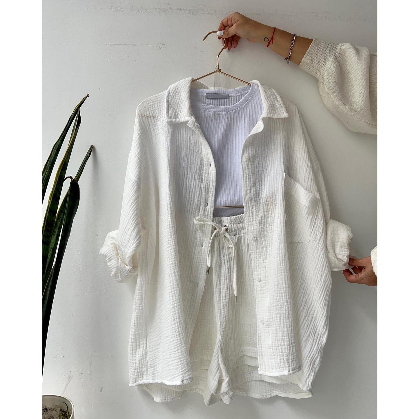 GUJI—42 Women's Three-Piece Set: Crinkled Fabric Long-Sleeve Shirt With Turn-Down Collar And High-Waist Drawstring Shorts, Plus-Size Fashionable Casual Outfit Linen Fashion