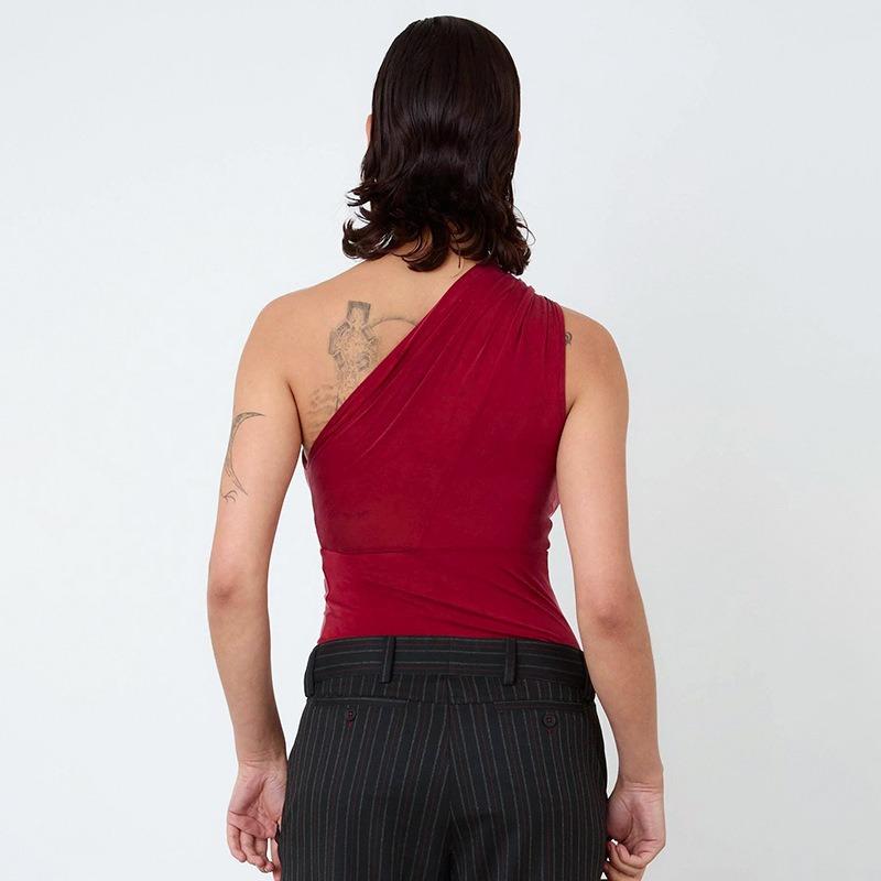 GUJI—373 Red One-Shoulder Ruched Cutout Slim Fit Top slim-fitting fashion halter solid